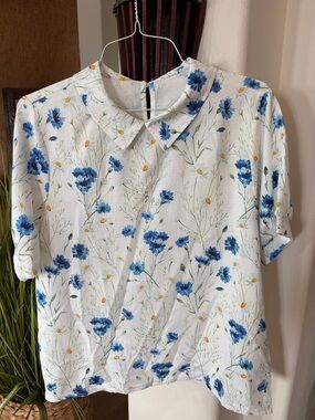 White Floral Short-Sleeve Blouse with Blue Blooms, Peter Pan Collar